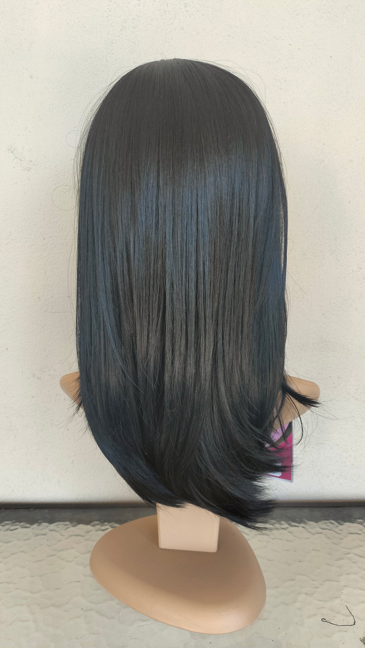 Peluca Jenna – Tono Negro Corte Degrafilado/Capas Con Fleco- Premium