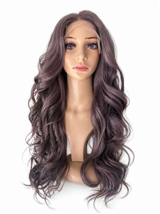 Peluca Chloe – Lace Front- Ondulada- Premium -Tono Gris Cenizo