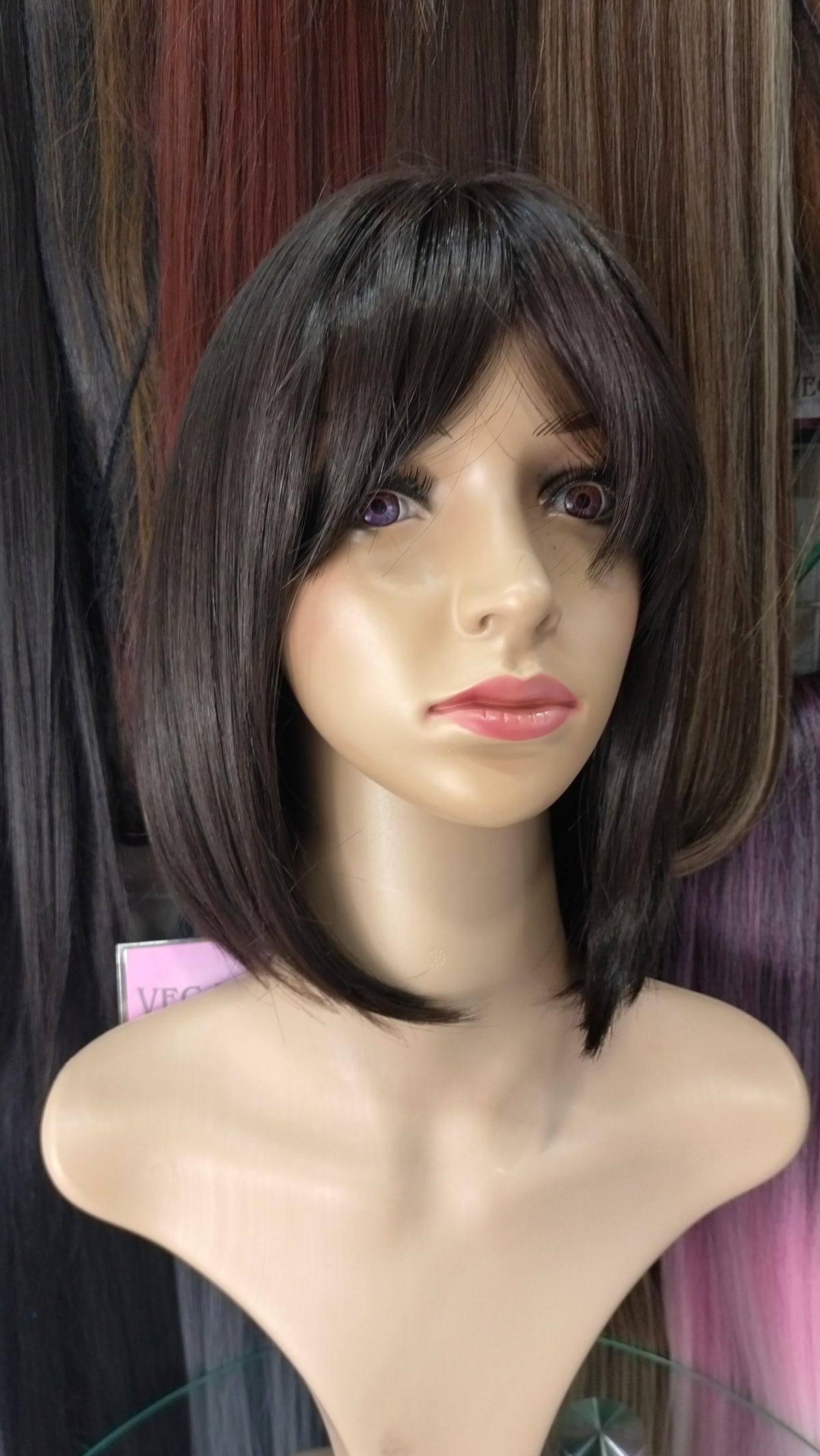 Peluca Teresa – Corte Bob Con Fleco- Premium-Tono Castaño Medio