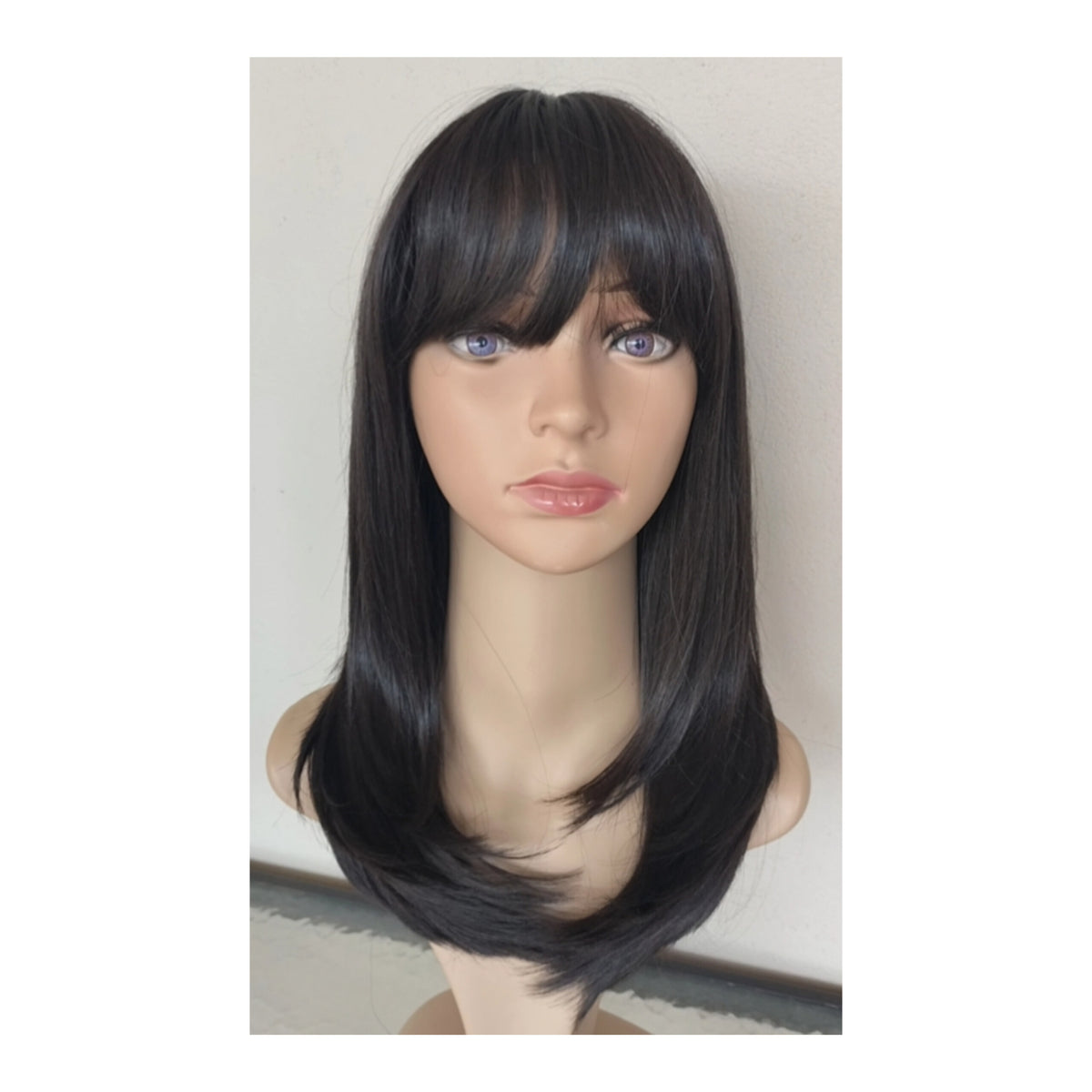 Peluca Jenna #2/ Castaño muy obscuro / corte degrafilado/Premium
